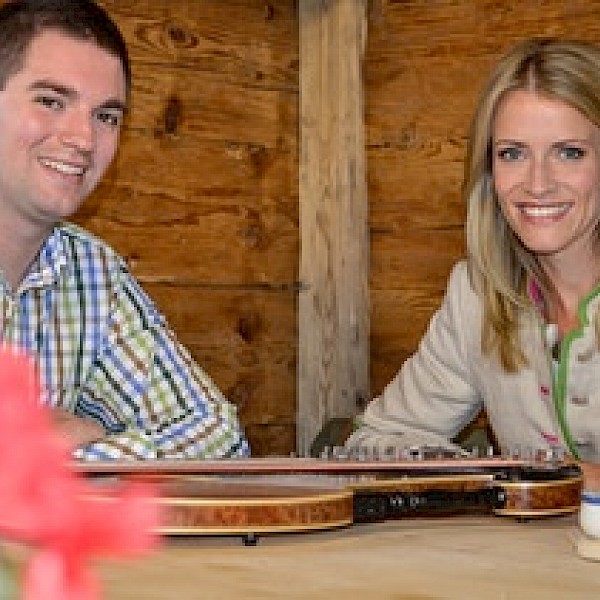 Musik in den Bergen (Bayrisches Fernsehen) Sonja Weissensteiner ist unterwegs von Reit im Winkel bis Kitzbühel